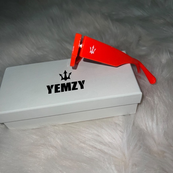 Sunglasses - Picture 3 of 6